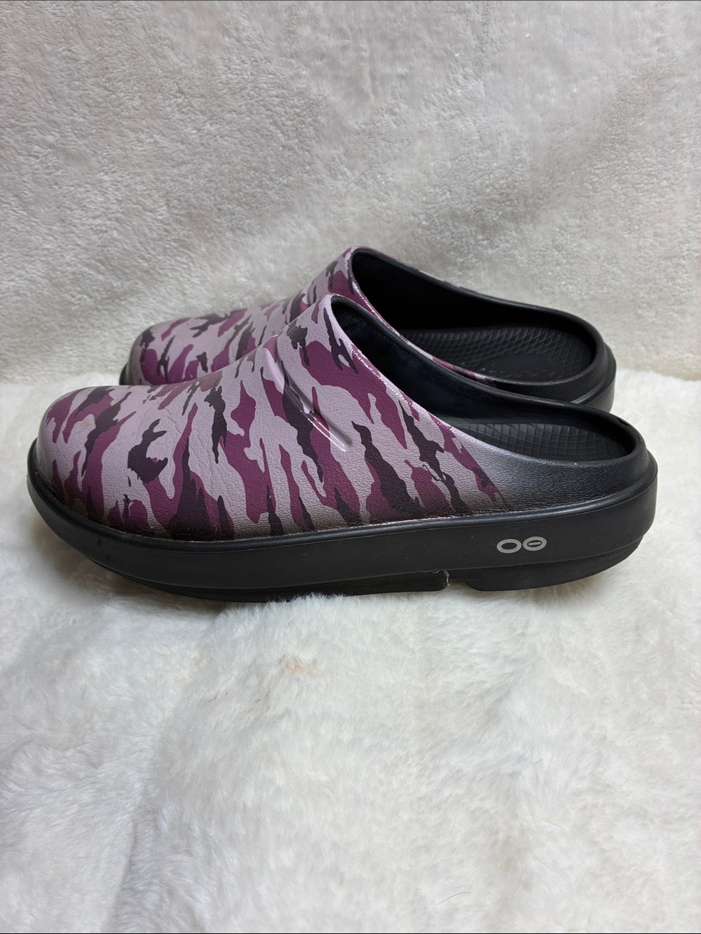 OOFOS Purple Camo Slip-On Clogs